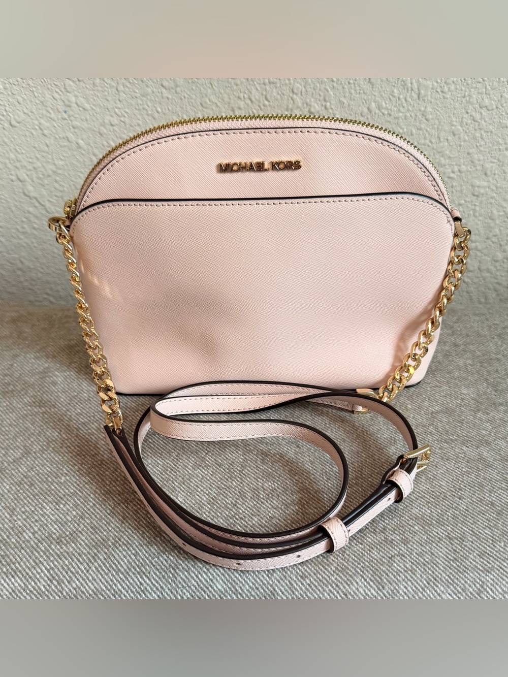 Michael Kors Dome Crossbody Bag in Powder Pink with Gold Logo and Hardware -EUC